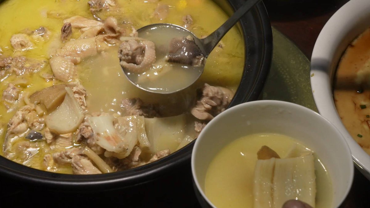 ChinaBaoshan's tweet photo. 🌿🐓Herbal Roots Chicken Stew: A Mountain Elixir from Yunnan's Kitchen 🐓🐓
#spring #wildvegetables #nature #FoodieBeauty https://t.co/ytChdW4f3l