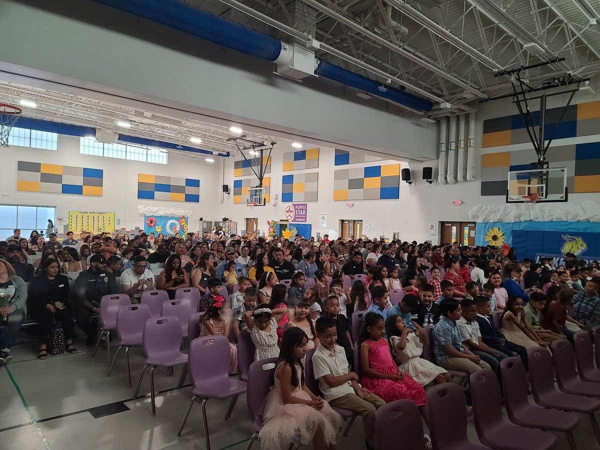Lisa Herrera (@lherrera_bnes) on Twitter photo Day 3 Awards Ceremony for Kinder & 1st Grade Jackrabbits β¨οΈ #TeamSISD <a href="/BNarbuth_ES/">Fernie Miranda</a> Day 3 Awards Ceremony for Kinder & 1st Grade Jackrabbits β¨οΈ #TeamSISD <a href="/BNarbuth_ES/">Fernie Miranda</a>