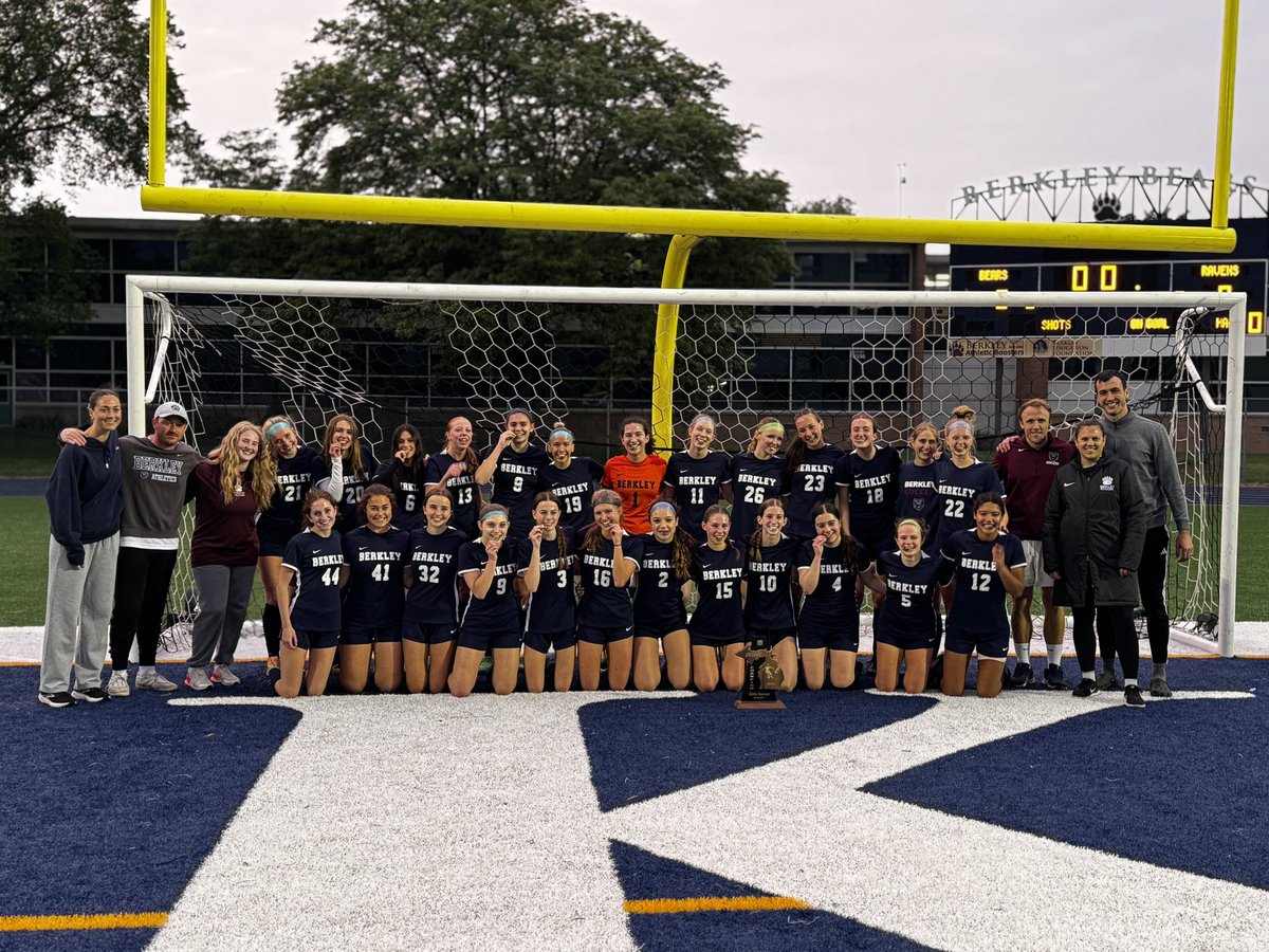 DISTRICT CHAMPIONS

Berkley 2-0 Royal Oak

Hailey Kirkwood - 2G
Alana Horwitz - 1A
Nora Sleeman - 1A
Avery Weingarden - Clean Sheet

Regional Semifinal v. Dakota @ Rochester 🔜

#BearsOnTop