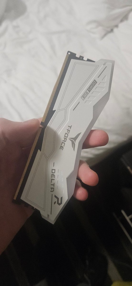 Josh Thomas tweet media