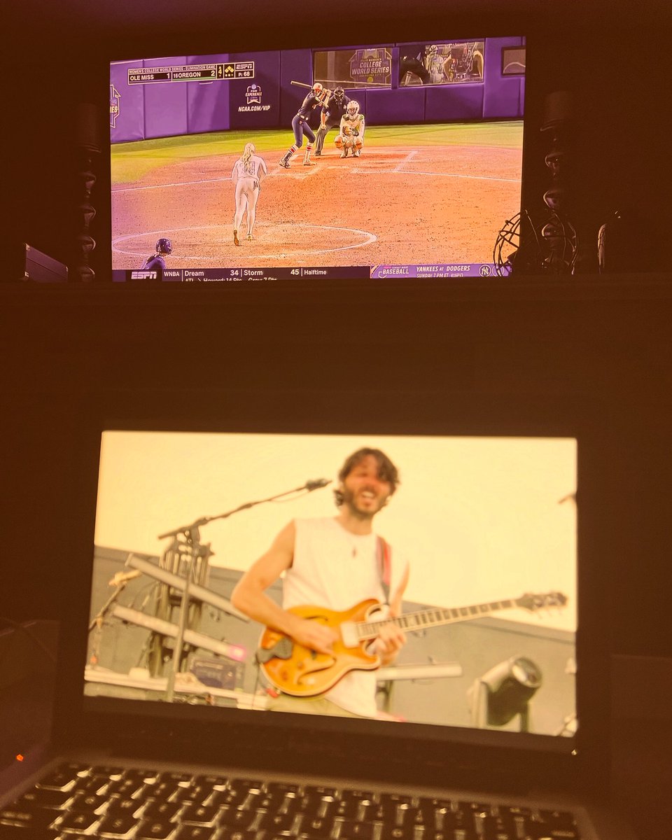 DrewStein235's tweet image. 🪿⏳🥎Oregon… #Goooose #GiveItTime @goosetheband @OleMissSoftball @OregonSB