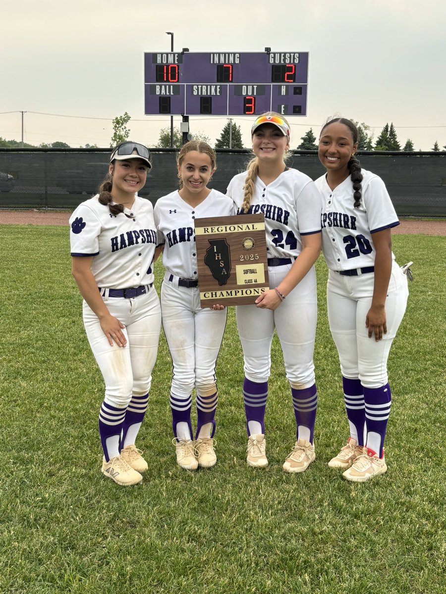 julissaakins's tweet photo. Great win today 🥎 regionals champion https://t.co/ov6ABHOIiQ