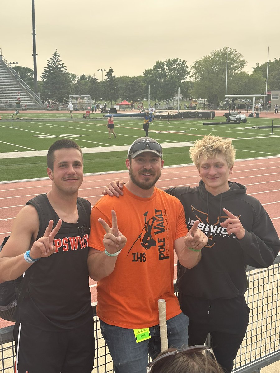 JDFarms11's tweet photo. Brody pulled off a 2nd place finish in class B pole vault today at State track.  Rasmus repeated as State Champ.  Thanks to their coach Bryce Malsam, who coached first and second place in both the girls and boys pole vault.  #comeonbabybigplantbigswing https://t.co/HPyrdwgO5s