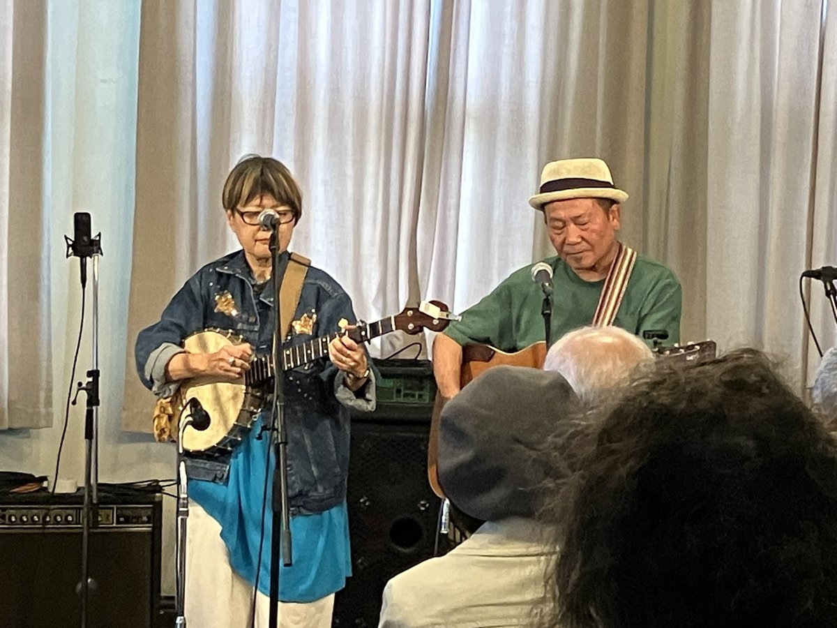 kitanomojakun's tweet photo. 初めての神戸のフェス「Sea Mountain」。
いつも会ってる方、久々に顔を合わせた方、大好きな音楽🎵🎵🎵
いろんな「好き」がいっぱい詰まったフェス。今まで知らなかったのがもったいないです。
#SeaMountain #シーマウンテン https://t.co/2lprSb2BtS
