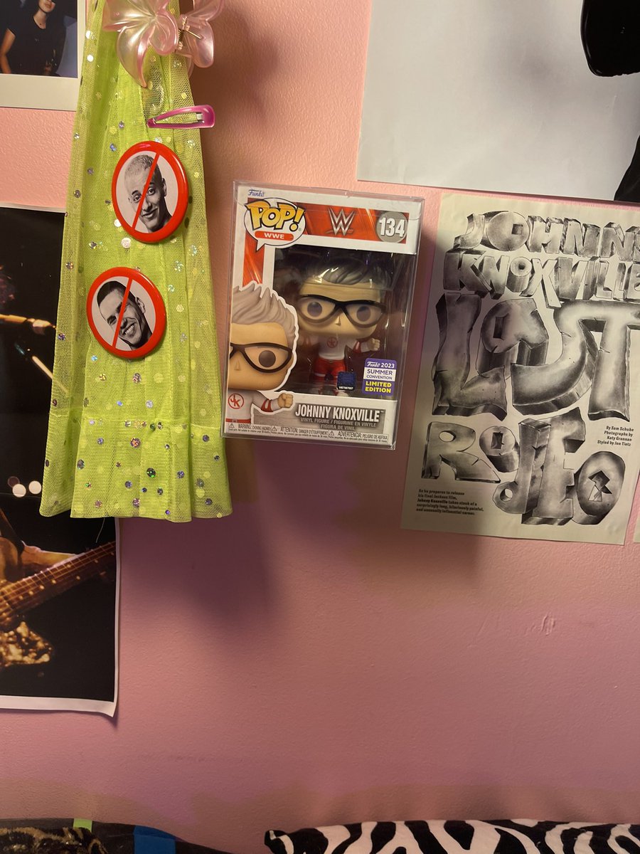 slapped his ass on the wall too bcs why not