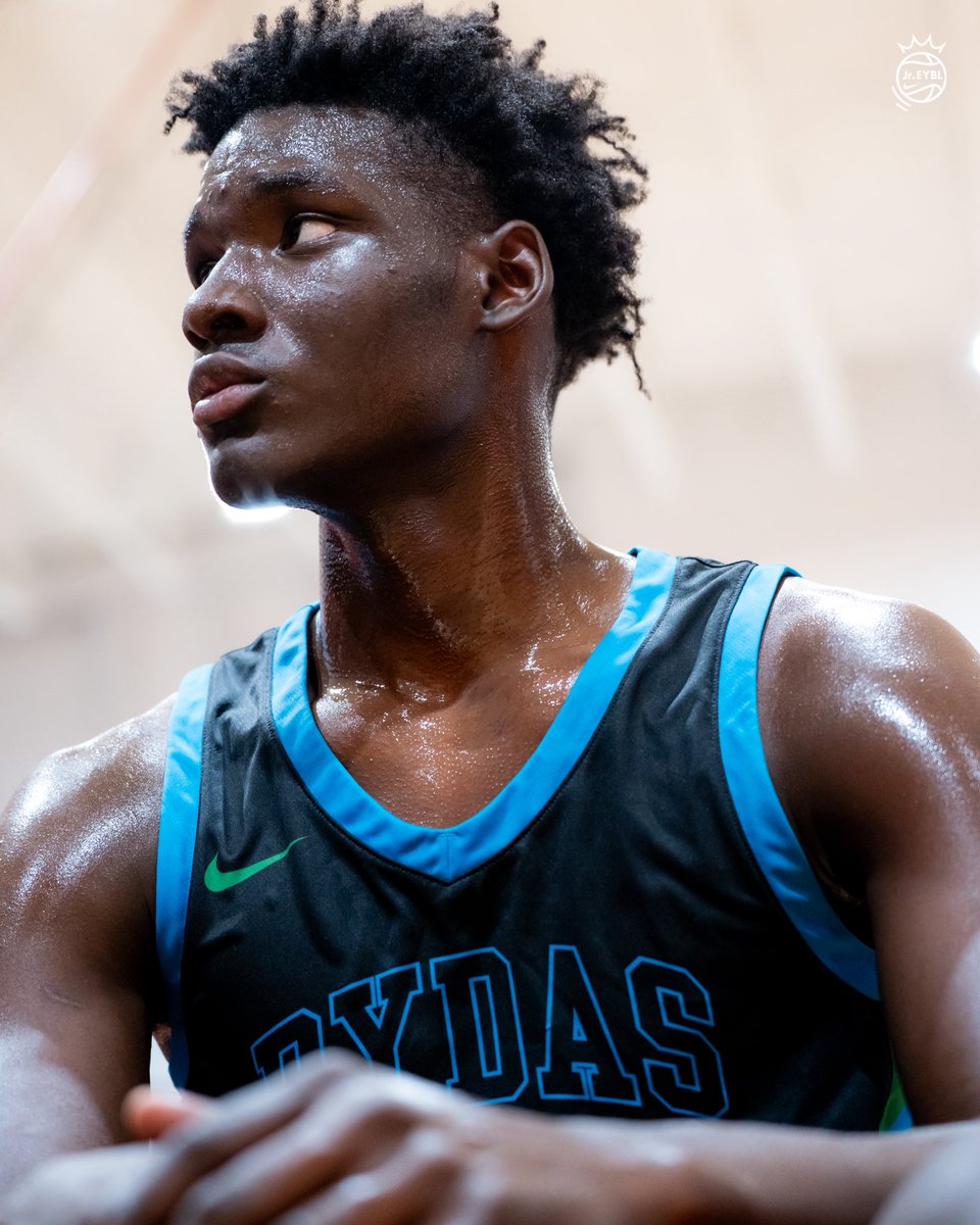 NikeEYB's tweet image. 𝗗𝗮𝘆 𝗢𝗻𝗲 ☀️ 🌴

Run it back tomorrow. 

#JrEYBL | #GameTalks