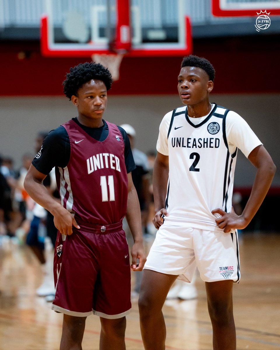 NikeEYB's tweet image. 𝗗𝗮𝘆 𝗢𝗻𝗲 ☀️ 🌴

Run it back tomorrow. 

#JrEYBL | #GameTalks