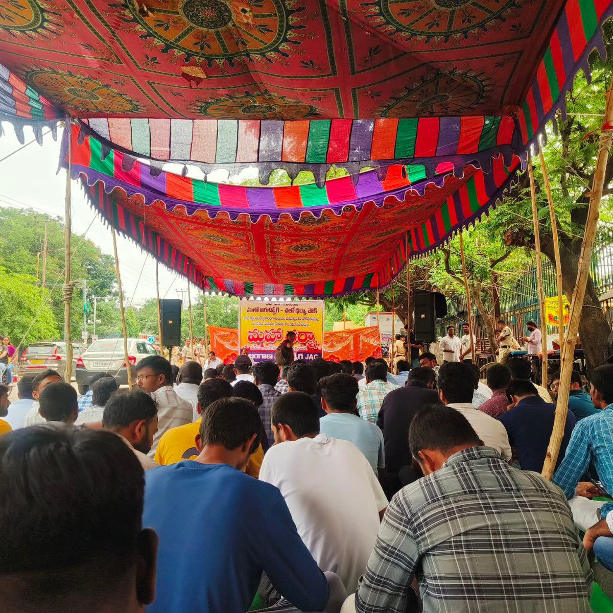 Kranthikumar_05's tweet photo. Where is the Job Calendar promised before elections? Only rebranding old notifications won’t fool us. Unemployed youth need answers. #TelanganaFailure #ReleaseJobNotifications  @TelanganaCMO  @revanth_anumula @RahulGandhi @Bhatti_Mallu @priyankagandhi https://t.co/sdEqgJl9rr