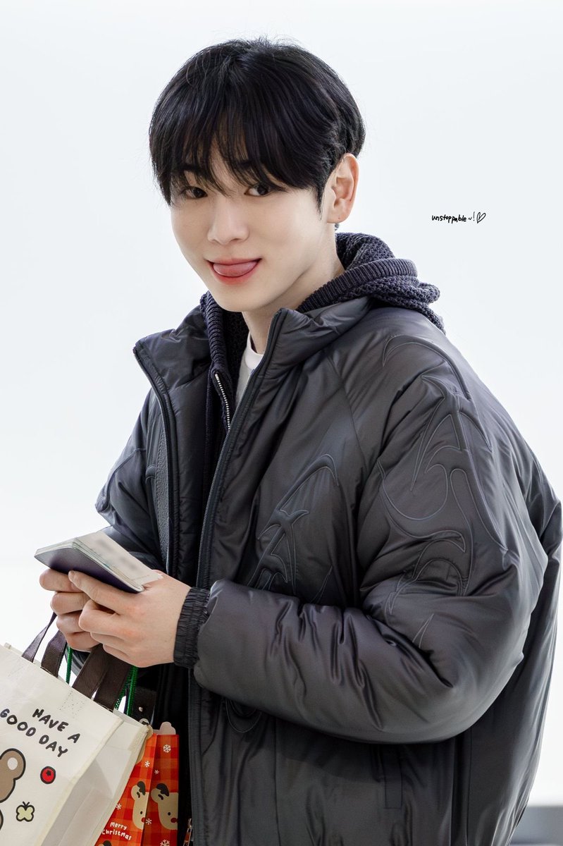 1115907_'s tweet photo. 웃으세요 다들 https://t.co/p3d0vzLYkw