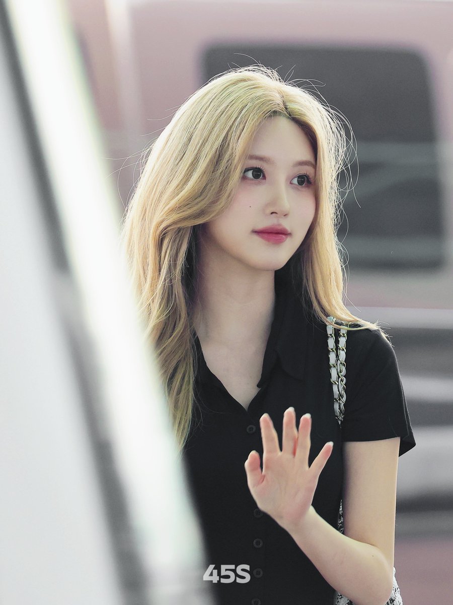 250530 ICN

#아이브 #IVE #가을 #김가을 
#GAEUL #ガウル #秋天