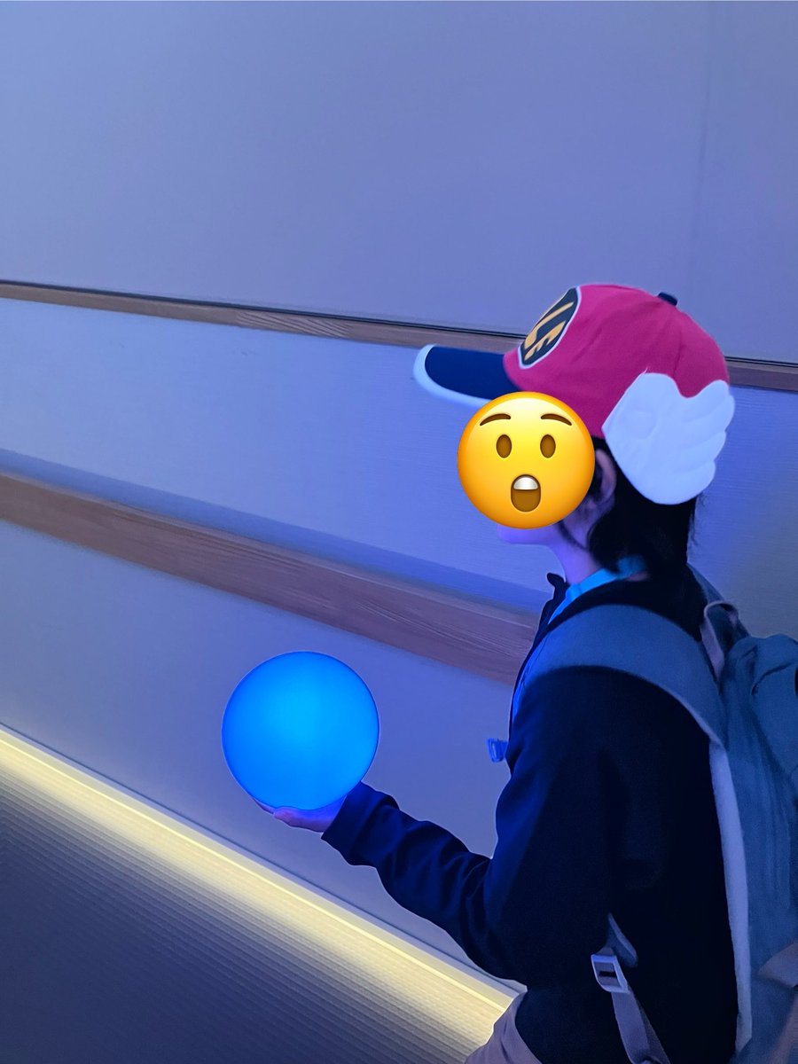 ISSA26640's tweet image. 🇳🇱オランダパビリオン@NLexpo2025 に行ってきました!建物の前にいるスタッフの方にパビリオンを見せたら、『Super creative!』とすごく喜んでもらえて、入場予約してなかったのに、パビリオンに招待してもらえました!
#大阪・関西万博
#オランダパビリオン
#EXPO2025
#マイクラでパビリオンを作る