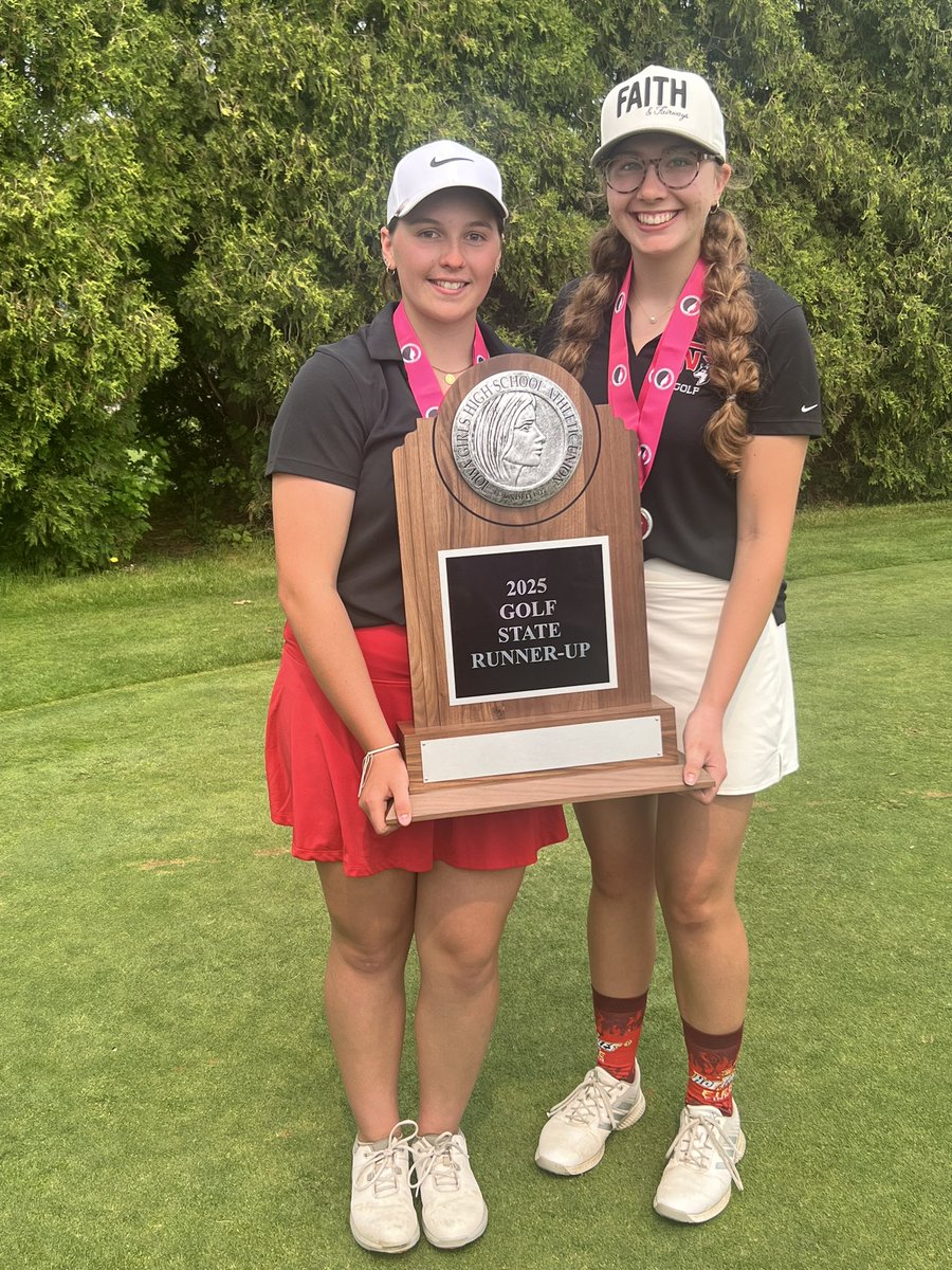 jjt941's tweet photo. Fun few days at the girls state golf tournament. @NPGGolf finished in 2nd place. Paige (4th) and Faith (T-6th) were top 10 individually. And golf shows you can be competitors but still respect a game well played by your opponents! Congrats, Easton Valley! https://t.co/GpmtifeUgR