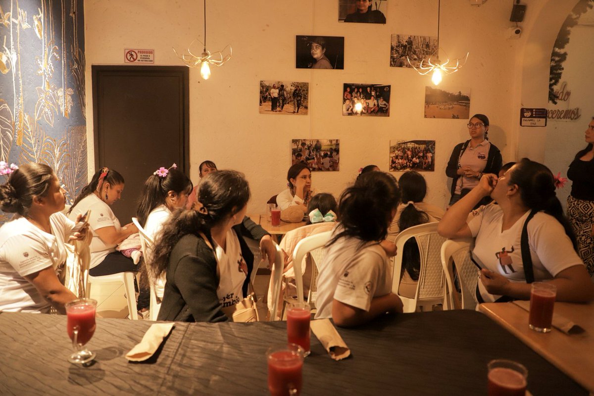 💜 En Popayán, Cauca, las mujeres firmantes han transformado la palabra en organización, la memoria en fuerza colectiva y la reincorporación en autonomía.

La Asociación de firmantes Las Manuelitas es hoy una de las experiencias más sólidas del suroccidente colombiano.