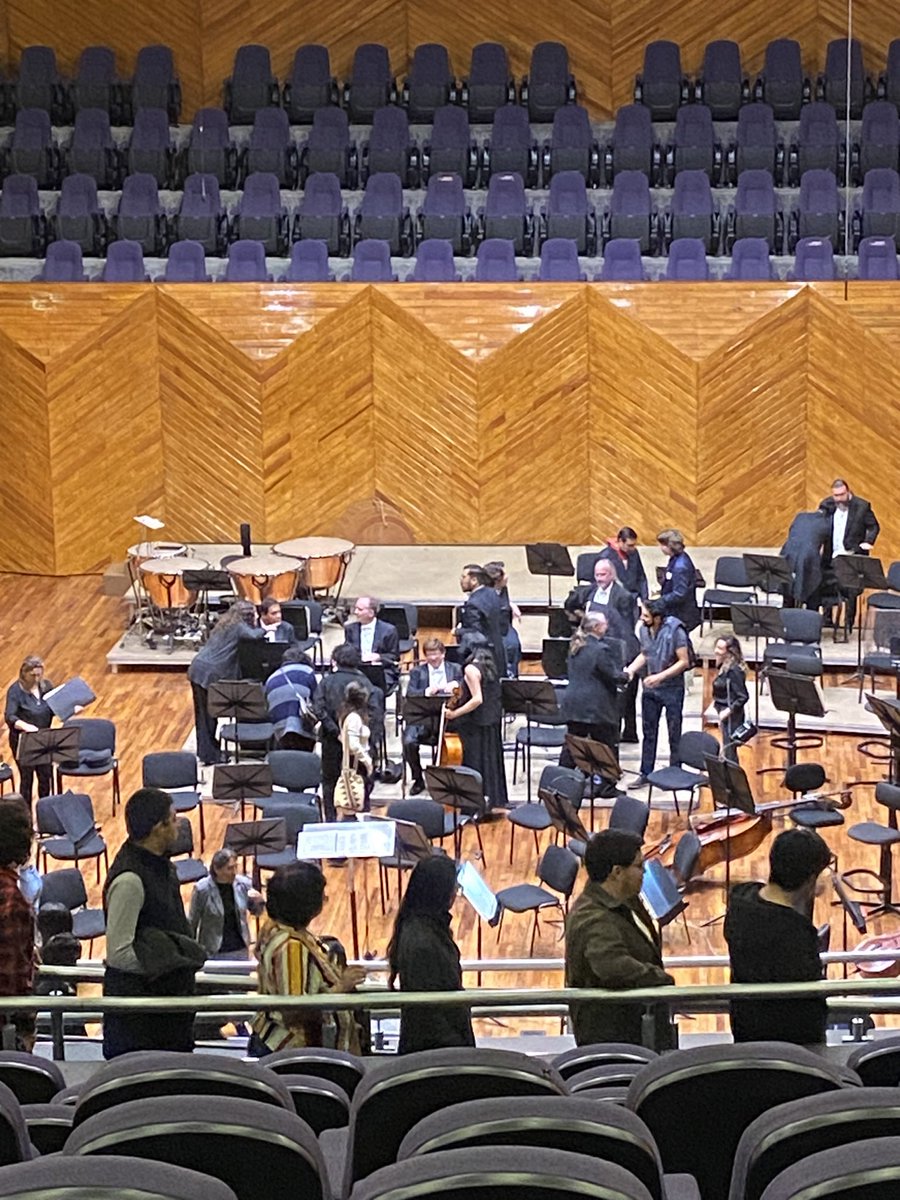 osiris_ramirez3's tweet image. Tenemos una gran #Orquesta 
¡Que viva! La @OSEMoficial 

Escuchando un tremendo concierto en homenaje a #Brahams.