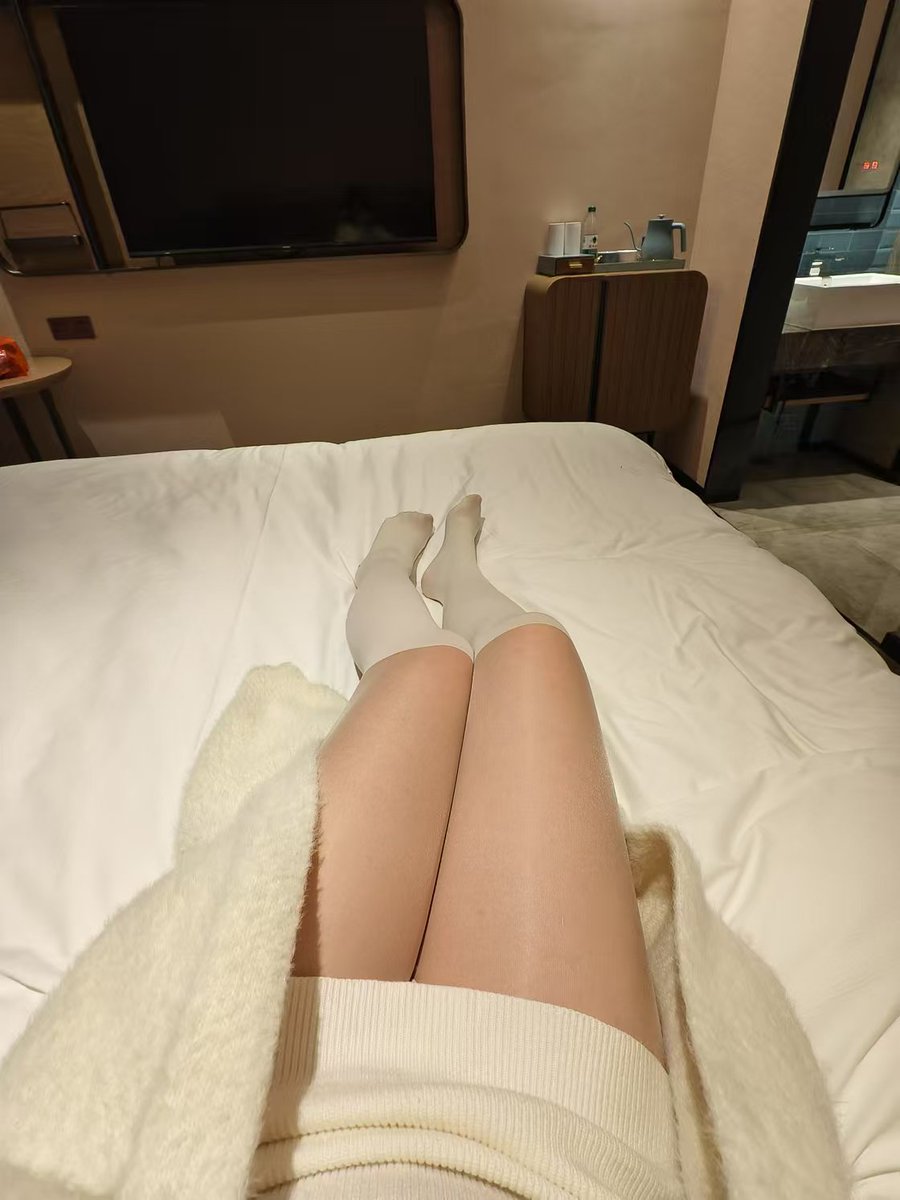 Hjiang0419's tweet photo. 上海这两天有没有武器大的帅��😏老婆排卵期了
#淫妻 #单男 https://t.co/8S5doXk21Q