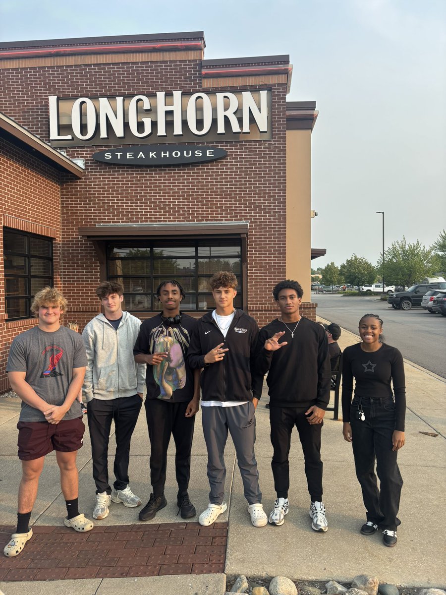 Championship dinner 🍴🥩 <a href="/WLWAthletics/">WLWestern Athletics</a> <a href="/WLW_track/">Walled Lake Western Track and Field</a>