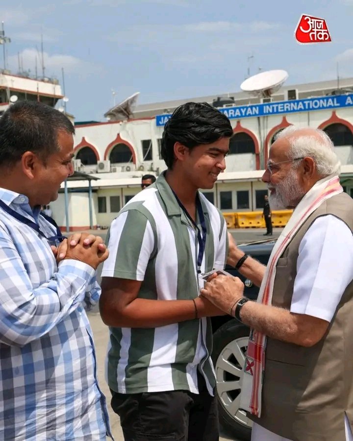 14 वर्ष क्रिकेट बैभव सूर्यबंशी से मोदी मिले