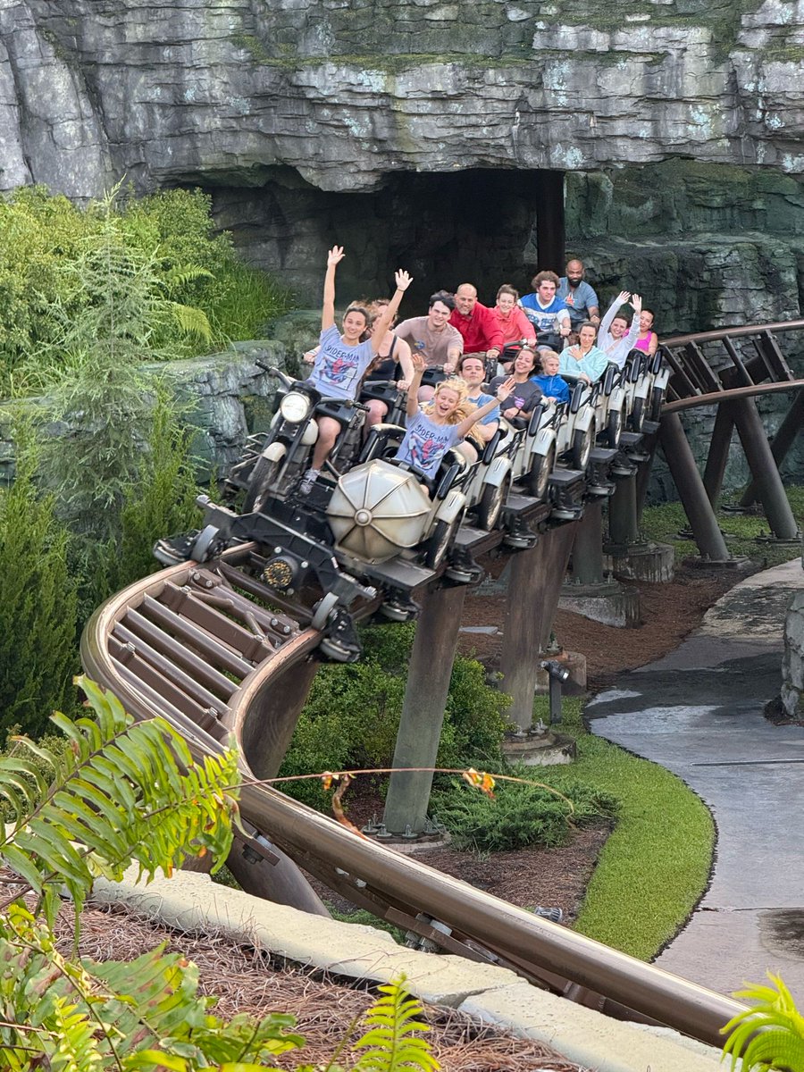 Hagrids Magical Creatures Motorbike Adventure is an outstanding Intamin launch coaster and opened at Universals Islands of Adventure in 2019 🤩