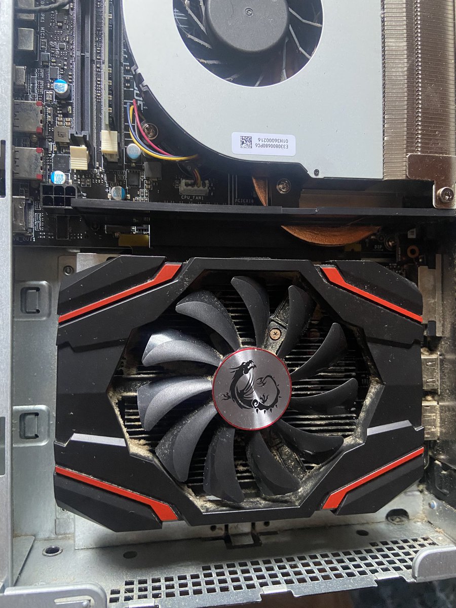 POISON_4000's tweet photo. El antes y el después de que una mini PC pase por mis manos para hacer mantenimiento👍💪🏻 https://t.co/dbFy5wT70p
