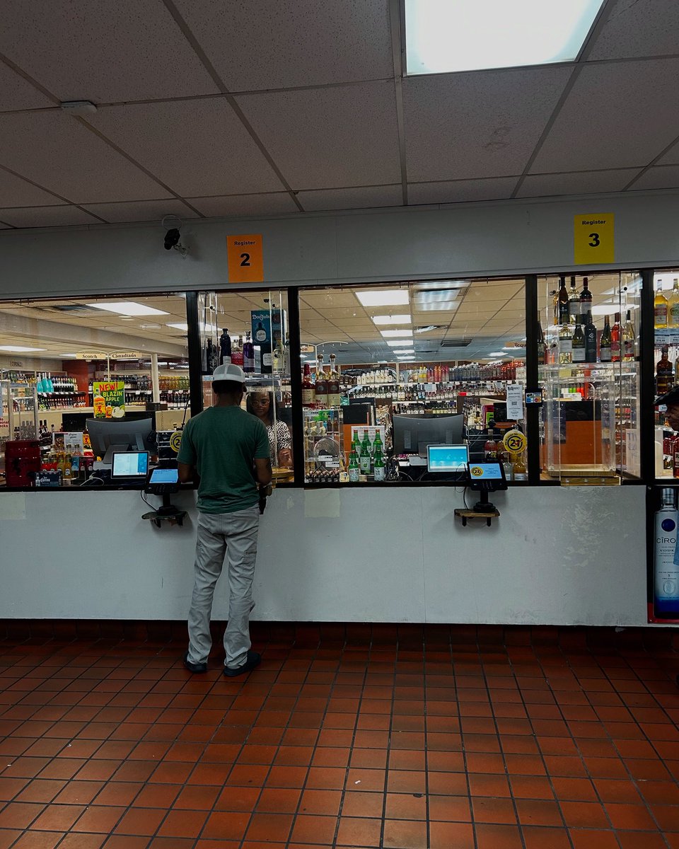 TheRealDaphanie's tweet photo. I Ain’t Neva Seen A Liquor Store Like This Before Until I Stopped In The Hood 🤣 https://t.co/E32isMeBKA