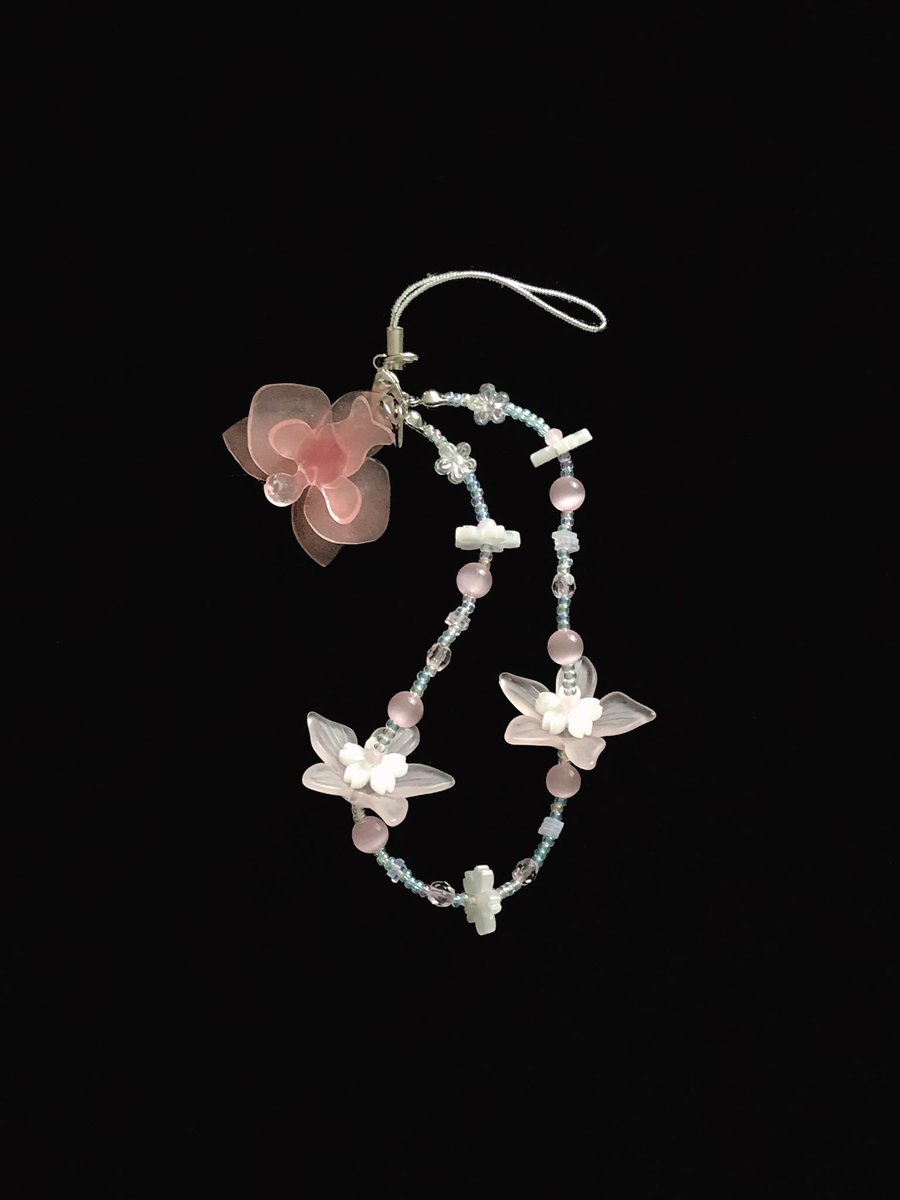 안녕하세요🥰 신제품을 열심히 만들고 있는데요~ 보여드리는게 좀 늦어질것 같아(다음주 예상) 일단 계속 문의를 주셨던 지난 ~ 여름정원을 먼저 오픈합니다! 자세한 내용은 폼•블로그를 참조해주세요 

🏄‍♀️witchform.com/payform/?uuid=…