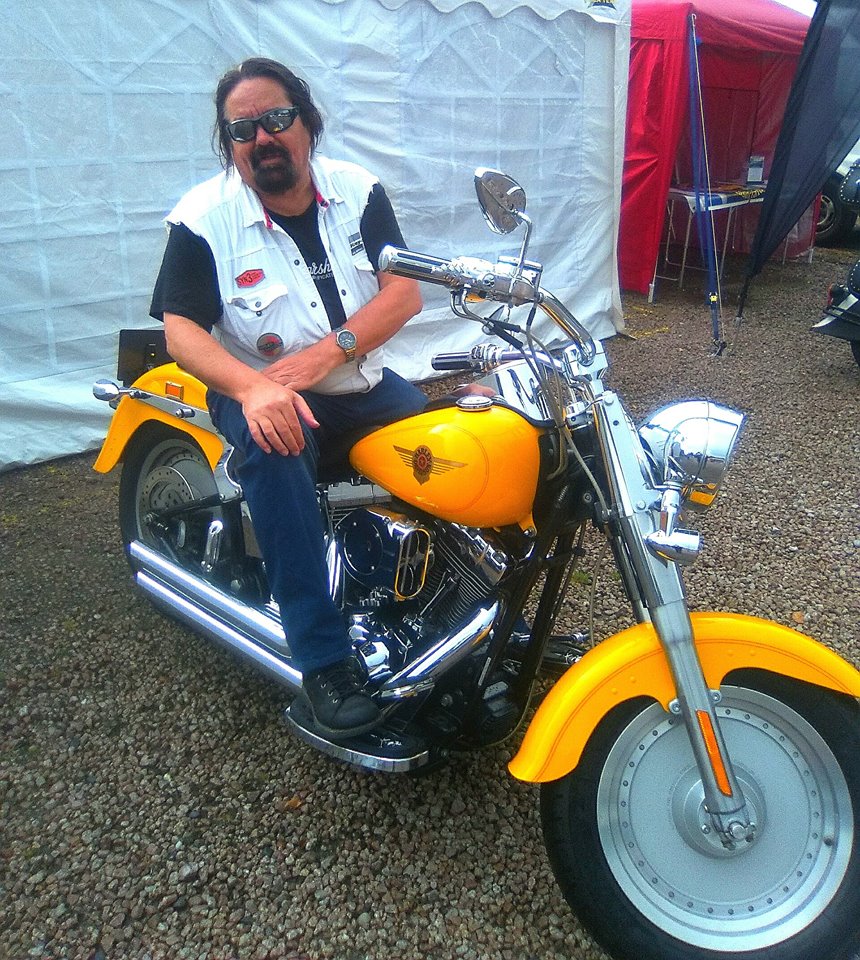 patsavageband's tweet photo. Good morning to all from rainy Scotland here at the annual Thunder In The Glens in Aviemore. Have a grand soft weekend! Vroom  

#thesavageroads #patsavage #harleydavidson #thunderintheglens #ScotlandIsCalling #ridehard #VroomVroomVroom https://t.co/LU27P8yqFr

#PatSavage https://t.co/pz9wINb1J4