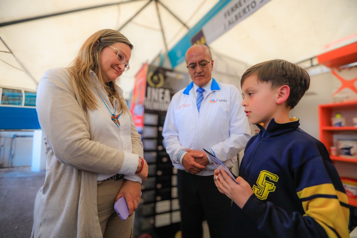 MinComercio Colombia (@mincomercioco) on Twitter photo ✅ Otro emprendimiento es la Ferretería J Alberto SAS. Sus propietarios le contaron a la ministra (e) <a href="/cielo_rusinque/">Cielo Rusinque Urrego🇨🇴🇫🇷</a> que han sido beneficiados del programa #FábricasdeProductividad y #EnCadena con los códigos de barras. Agradecieron el apoyo recibido por <a href="/MincomercioCo/">MinComercio Colombia</a>. ✅ Otro emprendimiento es la Ferretería J Alberto SAS. Sus propietarios le contaron a la ministra (e) <a href="/cielo_rusinque/">Cielo Rusinque Urrego🇨🇴🇫🇷</a> que han sido beneficiados del programa #FábricasdeProductividad y #EnCadena con los códigos de barras. Agradecieron el apoyo recibido por <a href="/MincomercioCo/">MinComercio Colombia</a>.