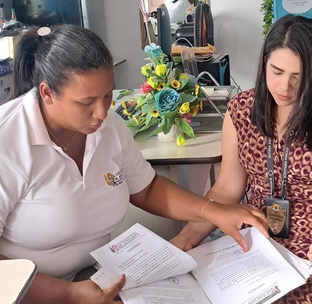 #OperaciónNacionalV Para verificar el cumplimiento de medidas de protección y sanciones impuestas en procesos de violencia doméstica la Fiscalía de Juticalpa inspecciona Juzgado de Letras, Juzgado de Paz y Alcaldía Municipal de la ciudad