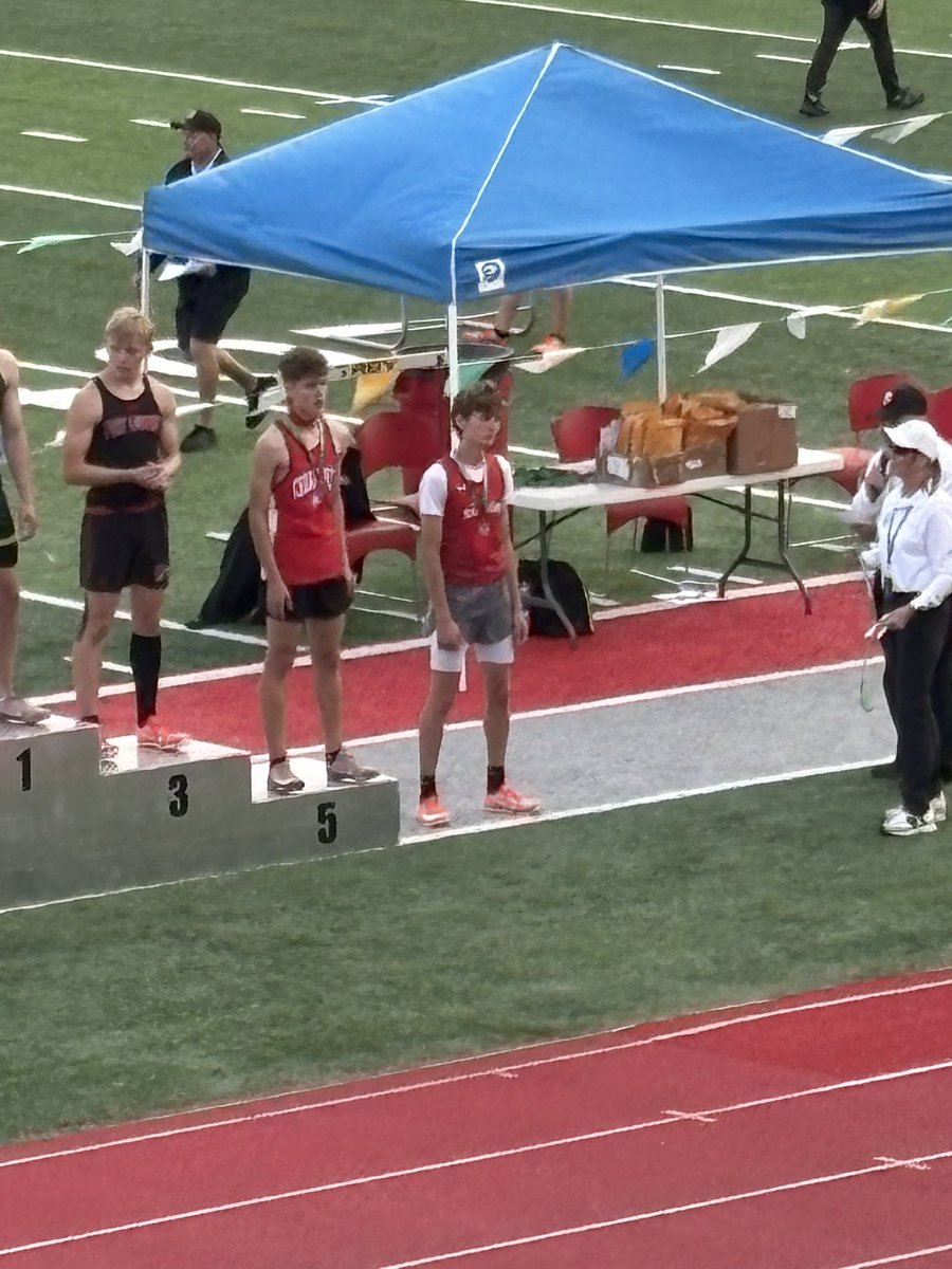 Congrats to Jay Schroeder for a great representation at Regionals. 5th in 110 hurdles and 7th in 300 hurdles. Awesome career Jay!