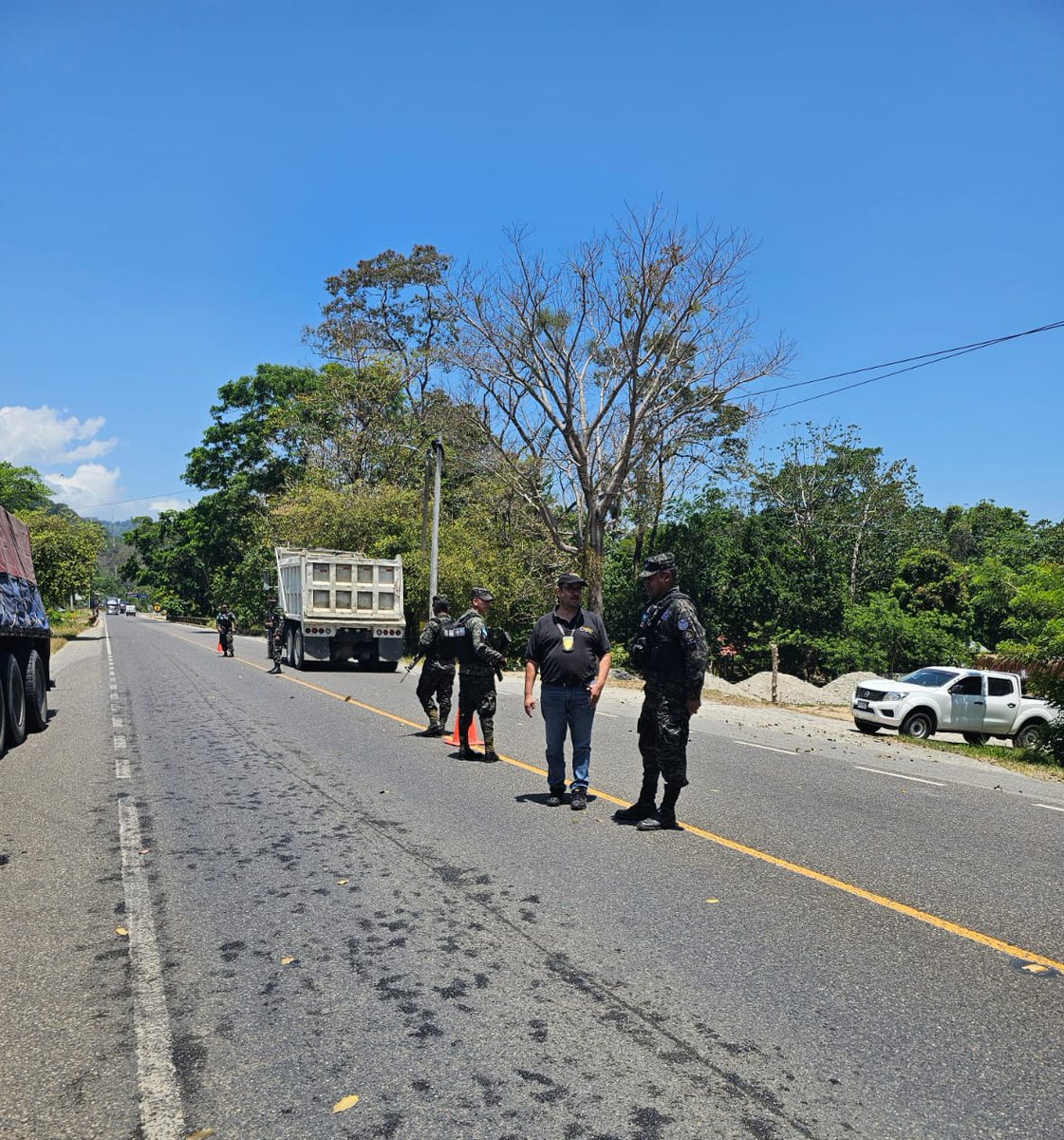 #OperaciónNacionalV En la zona norte del país se continúan con los operativos para contrarrestar el delito de contrabando en ejes carreteros y zonas fronterizas