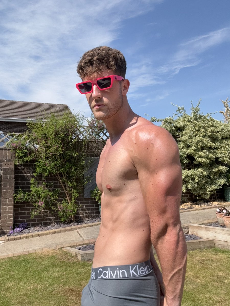 £3,060 this week and I haven’t even touched Saturday or Sunday yet. Imagine how weak you look watching for free while real paypigs drain themselves for me.
💸🇺🇸 Voice. Muscle. Feet. Power. Obey.