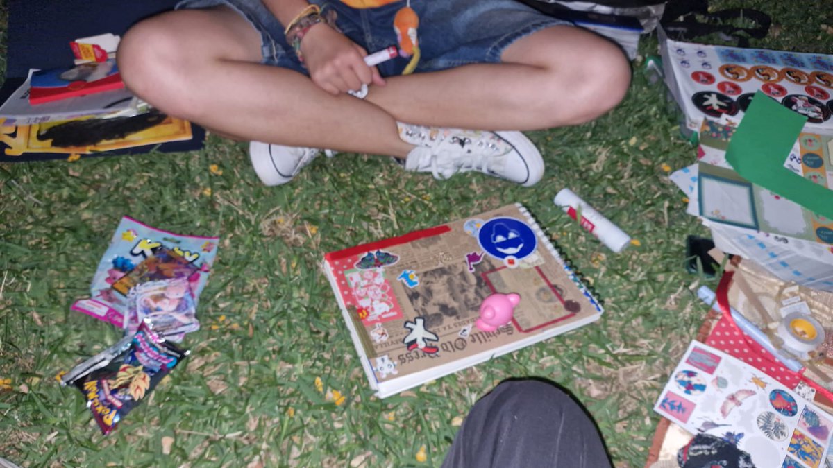 Rousious_'s tweet photo. Jeje mi novio y yo hemos hecho un cuaderno para hacer Scrapbook de las cositas que hacemos juntos con fotitos y cositas je https://t.co/vzpbeMjSTv