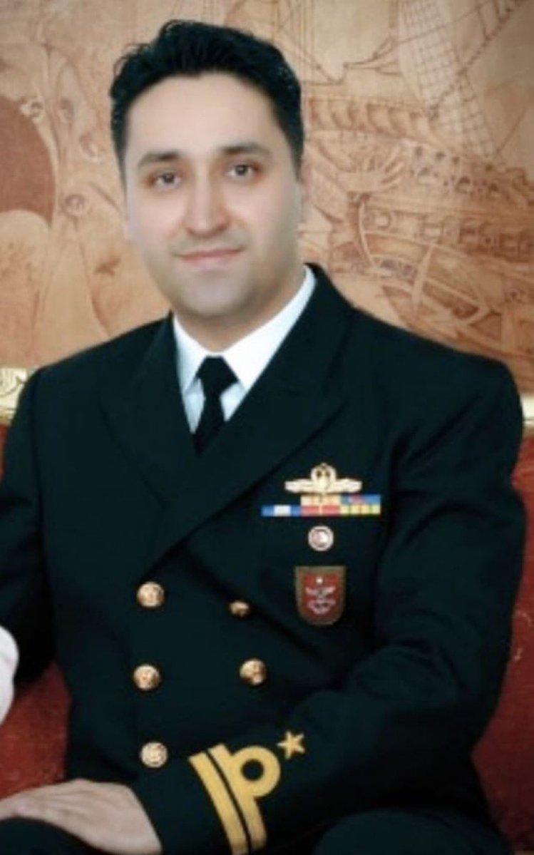 Yüksel Akkale (@yukselakkale) on Twitter photo . <a href="/tcsavunma/">T.C. Millî Savunma Bakanlığı</a> ve <a href="/TC_HSK/">Hâkimler ve Savcılar Kurulu (HSK)</a> tarafından ,
Hukuksuz ve keyfi olarak uygunsuz koşullarda cezaevinde tutulurken geçirdiği kalp krizi sonucu genç yaşta hayatını kaybeden (şehit) 2003 mezunu,
Deniz Binbaşı Erkan Şirin’e Allah’tan rahmet ailesine ve sevenlerine başsağlığı diliyorum. . <a href="/tcsavunma/">T.C. Millî Savunma Bakanlığı</a> ve <a href="/TC_HSK/">Hâkimler ve Savcılar Kurulu (HSK)</a> tarafından ,
Hukuksuz ve keyfi olarak uygunsuz koşullarda cezaevinde tutulurken geçirdiği kalp krizi sonucu genç yaşta hayatını kaybeden (şehit) 2003 mezunu,
Deniz Binbaşı Erkan Şirin’e Allah’tan rahmet ailesine ve sevenlerine başsağlığı diliyorum.