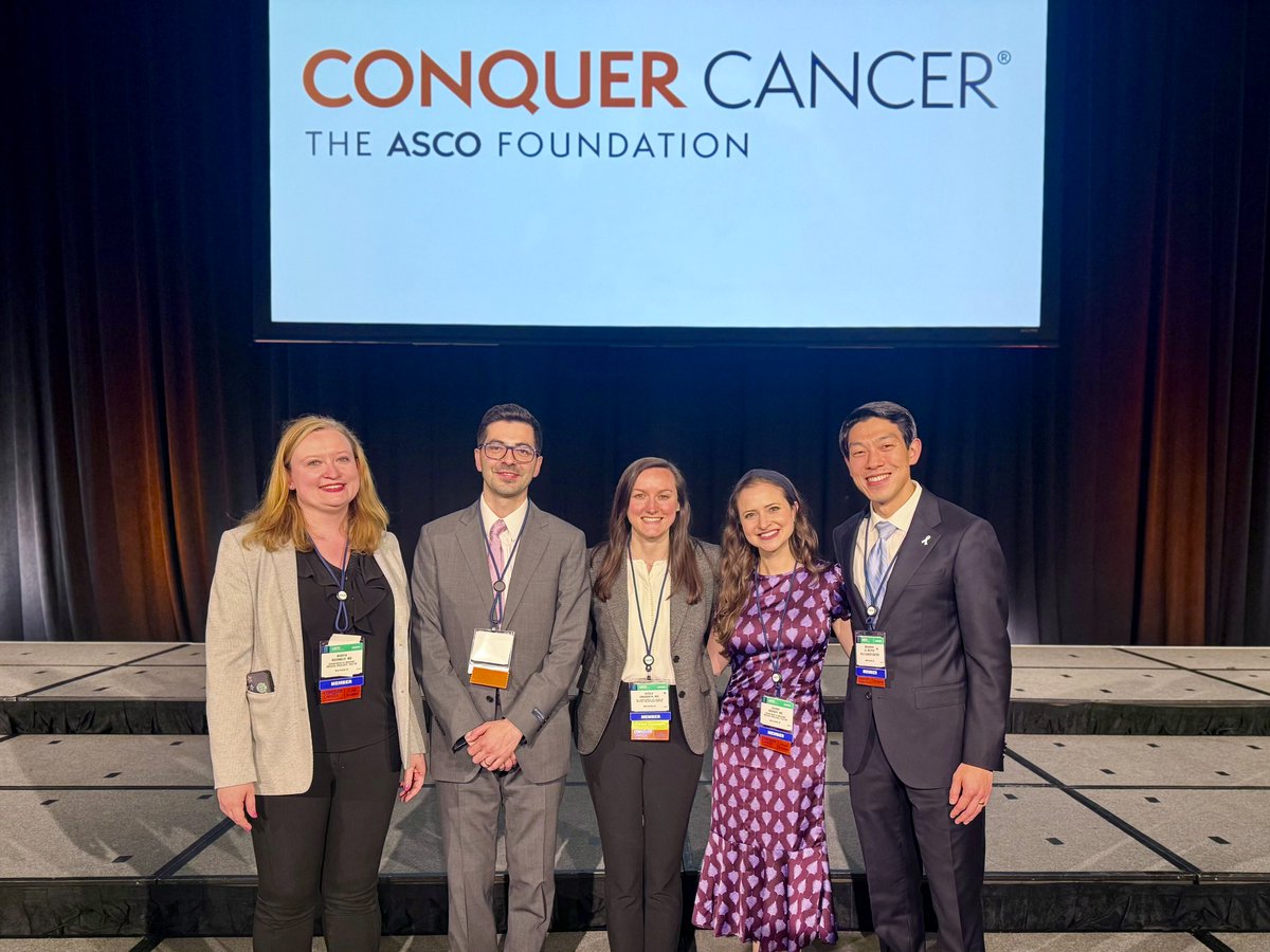 Yale Cancer Center (@yalecancer) on Twitter photo Congratulations to our faculty and fellows on their awards from <a href="/ConquerCancerFd/">Conquer Cancer, the ASCO Foundation</a> at #ASCO25!
(l-r) <a href="/MariyaRozenblit/">Mariya Rozenblit</a> <a href="/AminNassarMD/">Amin Nassar, MD</a> <a href="/ncasasanta/">Nicole Casasanta</a> Dr. Devora Isseroff & Dr. Benjamin Lu
Learn more ⬇️
yalecancercenter.org/news-article/2…
<a href="/YaleHemOnc/">Yale Hematology Oncology Fellows</a> <a href="/SmilowCancer/">Smilow Cancer Hospital</a> <a href="/YaleMed/">Yale School of Medicine</a> <a href="/YNHH/">Yale New Haven Hosp</a> <a href="/ASCO/">ASCO</a> Congratulations to our faculty and fellows on their awards from <a href="/ConquerCancerFd/">Conquer Cancer, the ASCO Foundation</a> at #ASCO25!
(l-r) <a href="/MariyaRozenblit/">Mariya Rozenblit</a> <a href="/AminNassarMD/">Amin Nassar, MD</a> <a href="/ncasasanta/">Nicole Casasanta</a> Dr. Devora Isseroff & Dr. Benjamin Lu
Learn more ⬇️
yalecancercenter.org/news-article/2…
<a href="/YaleHemOnc/">Yale Hematology Oncology Fellows</a> <a href="/SmilowCancer/">Smilow Cancer Hospital</a> <a href="/YaleMed/">Yale School of Medicine</a> <a href="/YNHH/">Yale New Haven Hosp</a> <a href="/ASCO/">ASCO</a>