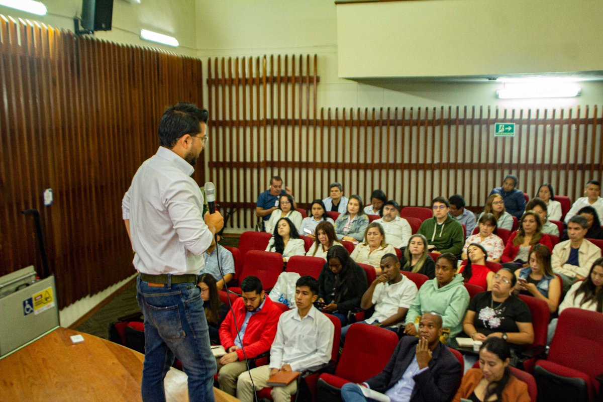 MinjusticiaCo's tweet photo. En el evento se fortalecieron capacidades en enfoque de género, acción sin daño y atención a personas LGBTIQ+.

Este espacio reafirma el compromiso por una justicia intercultural, coordinada y respetuosa de los derechos humanos, que brinde respuestas efectivas a las violencias en los territorios.

🌿 ¡Seguimos construyendo paz desde la diversidad!