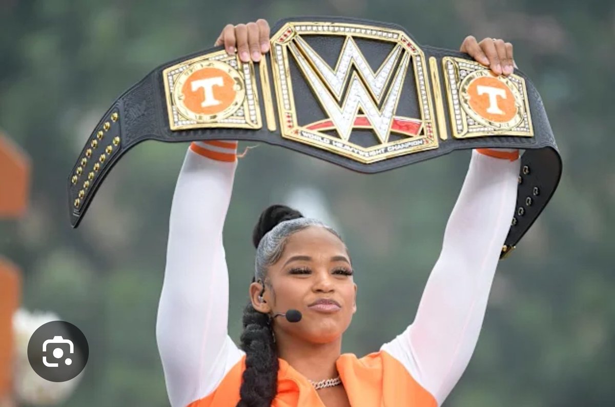 580BigDave's tweet photo. Omg I know you're always looking for the next cool guest on #TPW @TheoVon.. And whom better than to have a fellow Knoxvillian in the EST @BiancaBelairWWE https://t.co/bC0kJ7yhl5