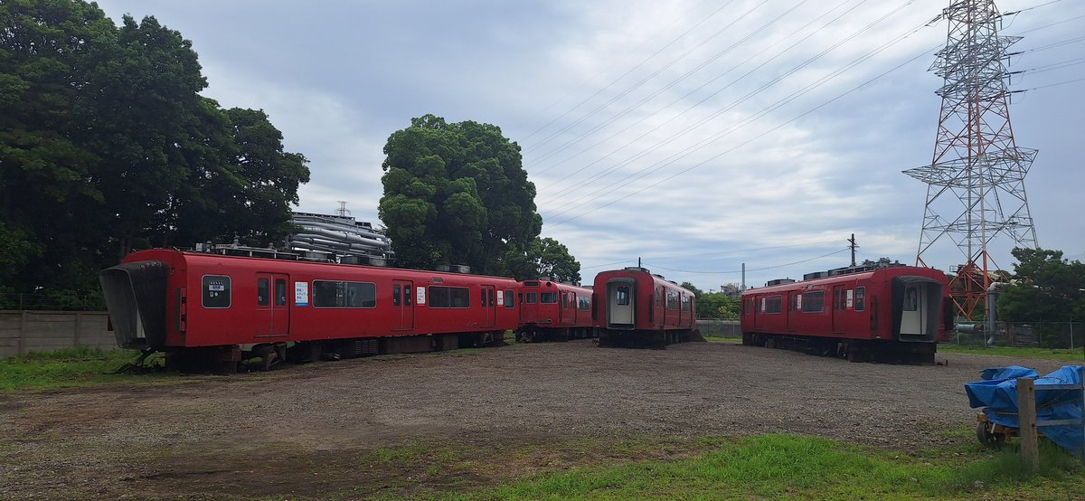 favi_chita's tweet photo. 名電築港にて、6015Fを

貫通扉とか残されてるの珍しい？

#名電築港　#6015F https://t.co/5Y4GCX0rUm