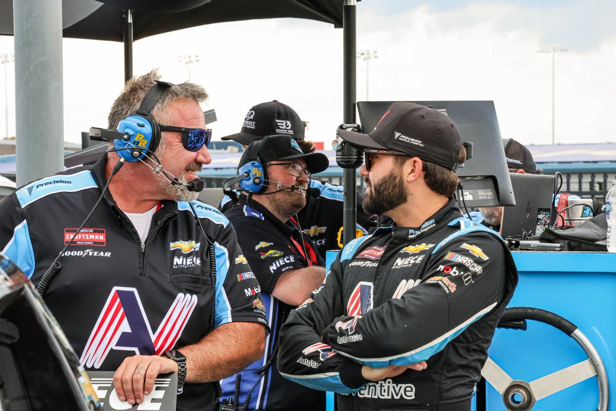 The engines are roaring here at <a href="/NashvilleSuperS/">Nashville Superspeedway</a>! Make sure you’re watching us on <a href="/FS1/">FS1</a> 🔥 

#PressTheAttack | #TeamChevy