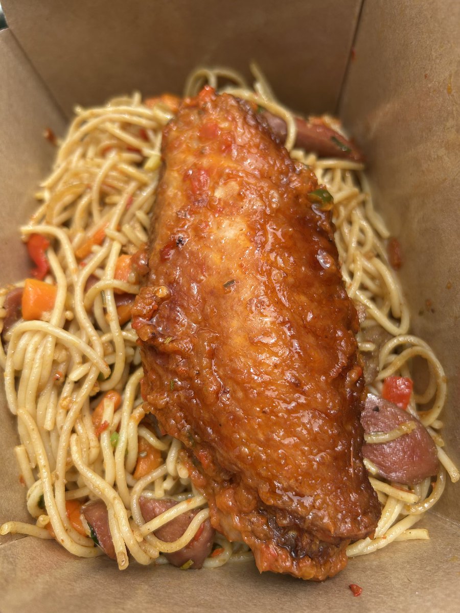 Tummie_'s tweet photo. My name is Tumininu i make great rice meals and pasta in Lagos,Nigeria 
cc @Acechow_ https://t.co/GARYagE509