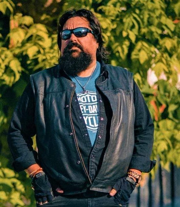 patsavageband's tweet photo. A quick photo shoot before filming day one of our episode shoot in beautiful and very hot Andalusia and Cordoba Spain! Coming soon vroom   

Photo by Robert Lindsted  

#bikertv #bikeradventure #bikeride #harleydavidson #motorcycles #highwayman #patsavage #savageroads #harley #newepisode
