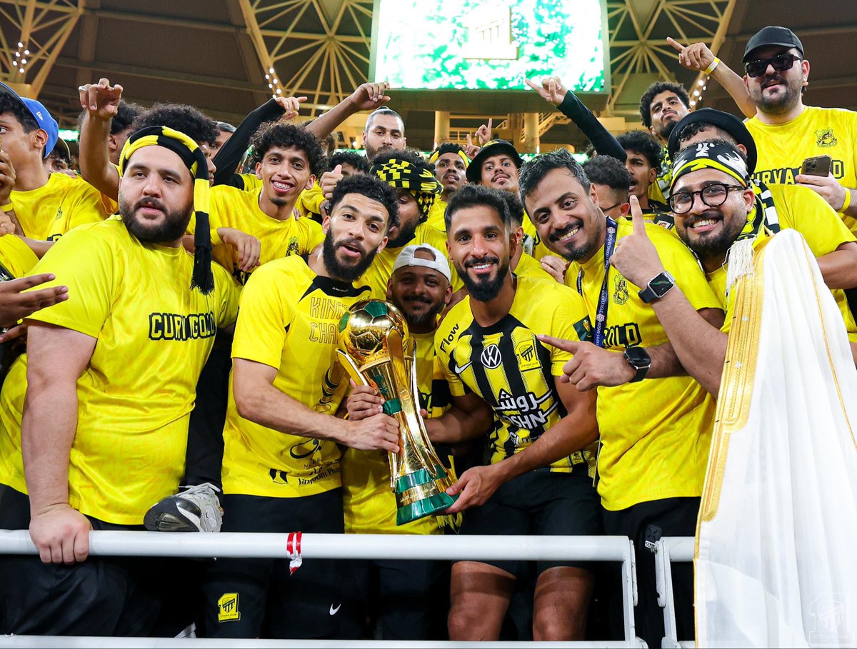 k_dash11's tweet photo. الكابو يحيى عسيري قائد التغيير في مدرجات المملكة العربية السعودية وصاحب التأثير الأكبر هو و مجموعته 

شكرًا لك … موسم عظيم جدًا وننتظر المزيد💛
@tiger_capo https://t.co/nOeCJGnDA6