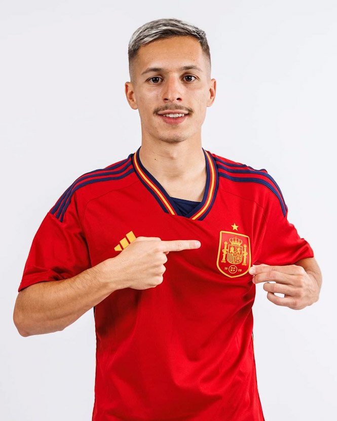 InfanteriaBetis's tweet image. Bryan Zaragoza segundo refuerzo del @RealBetis en el mercado de verano después de la de Alvaro Vallés. Cesion con opcion de compra en torno 10/12 millones, el jugador como loco por venir. @BryanZaragoza_