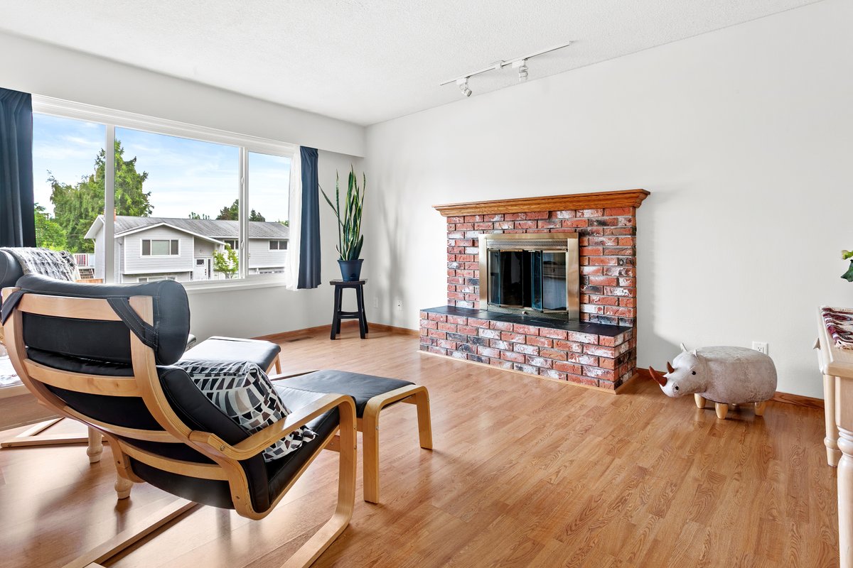 PinnacleHomesG2's tweet photo. 🏡 Just Listed: 4378 Fieldmont Place!

5 bed, 4 bath home with private suite, sunny deck, fenced yard &amp; updates throughout. Steps to UVic, parks &amp; schools.

📞 Call us today at 236-300-2635 for full details.
#justlisted #gordonhead #victoriabc #homeforsale #saanichrealestate https://t.co/BSOqJgSvGb