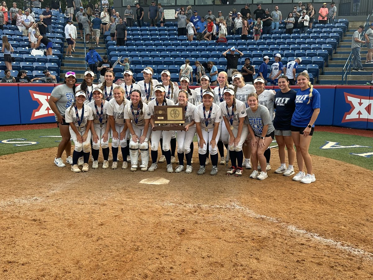 2025 6A <a href="/KSHSAA/">KSHSAA</a> State Softball Champions!!