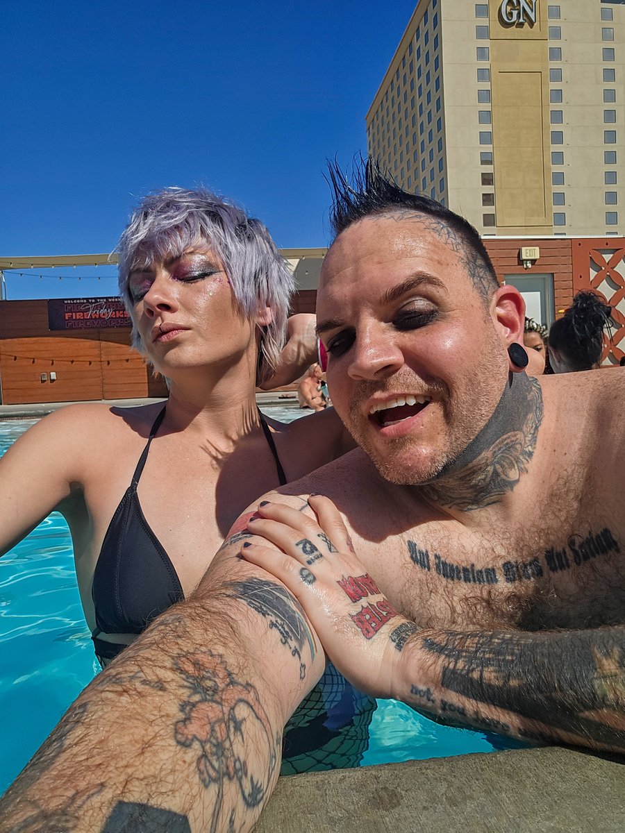 My office at the <a href="/AltPornNet/">AltPornNet</a> awards today 🖤🖤😍😍