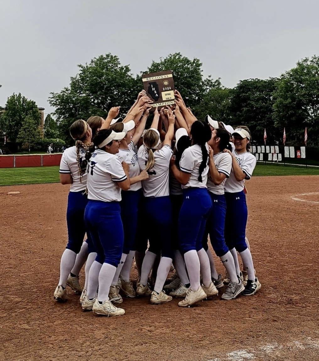 RBHS__Softball's tweet photo. DOGS ARE REGIONAL CHAMPS!!! https://t.co/pChldJx2wZ