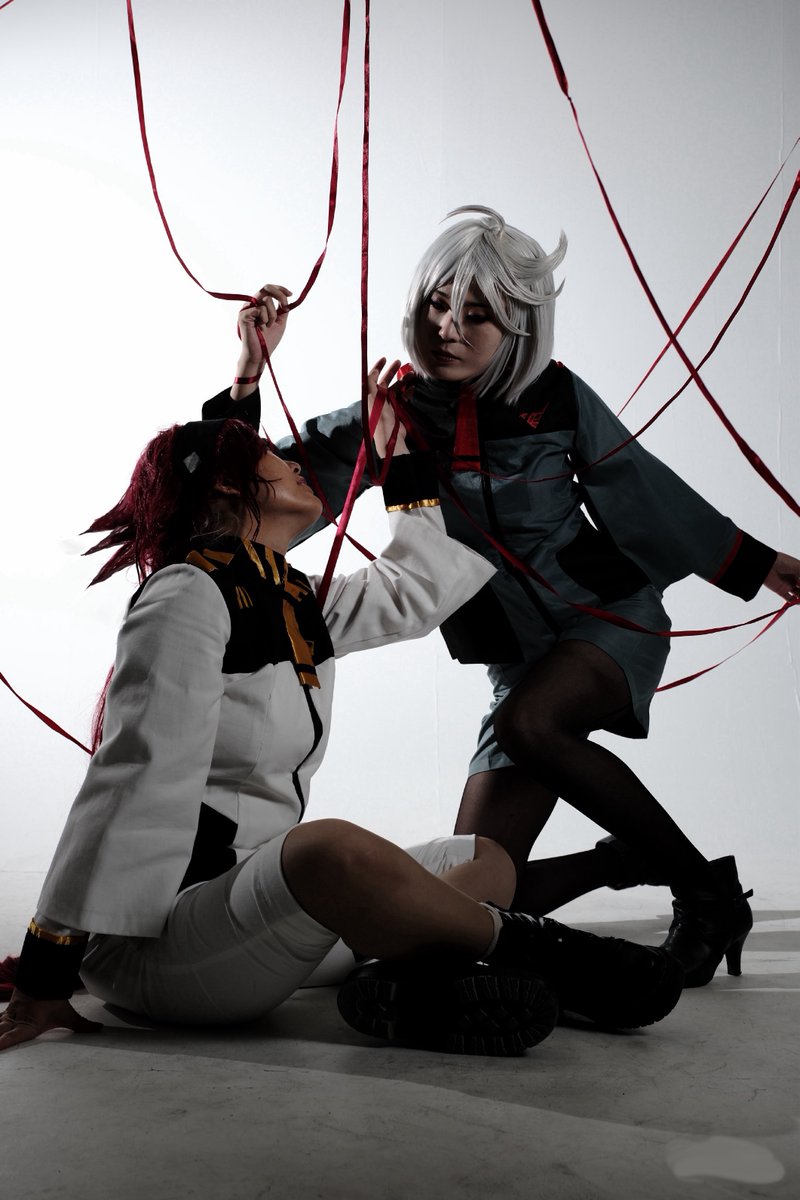 whoyouco's tweet photo. 水星の魔女撮っていただきました
光スゴない？スゴ…
ミオリネ／妹の人@hk_toyotomi 
Photo／ふみ太さん@Fmi_ta 

Studio ／#アスコス https://t.co/z8BXQMmkbJ