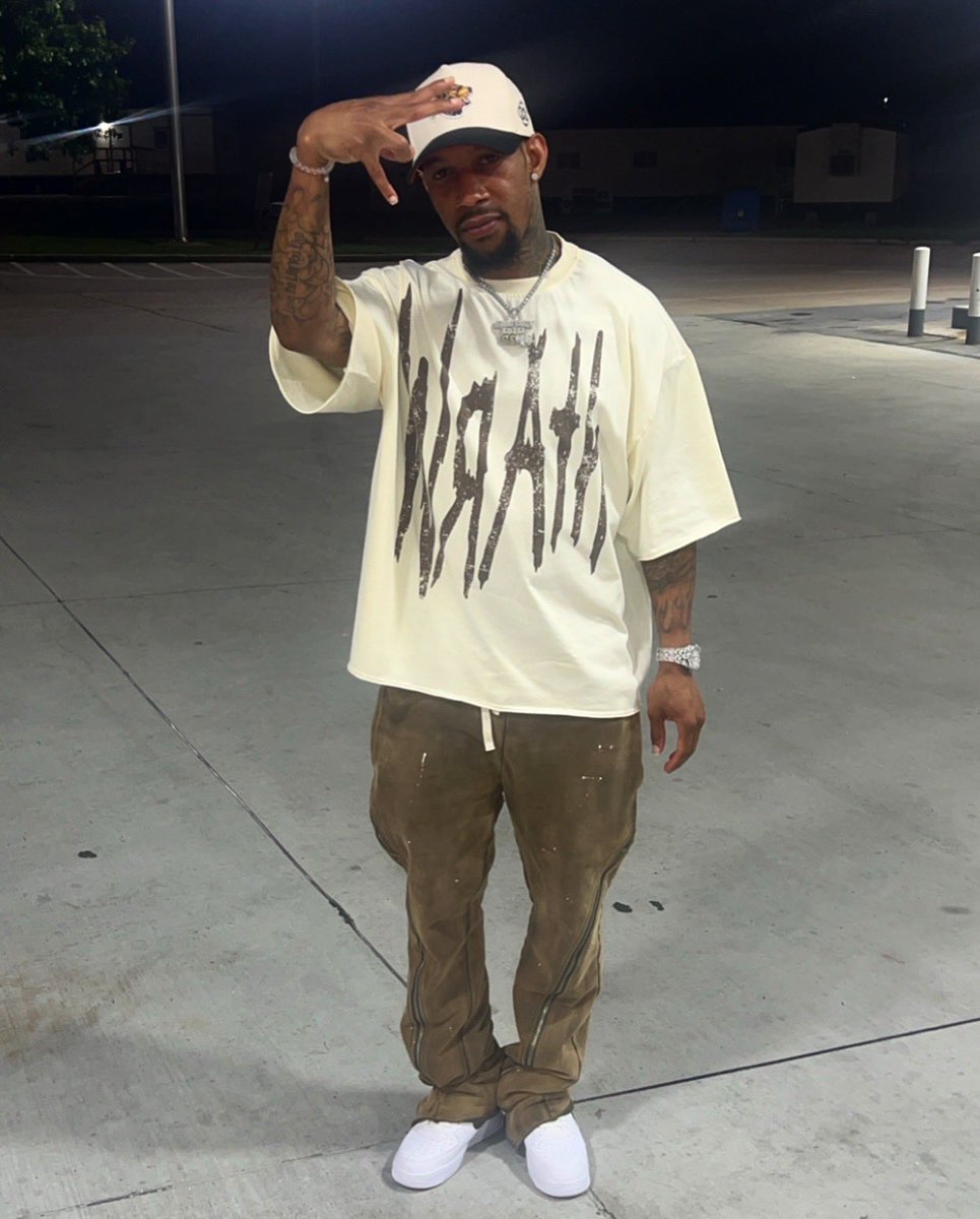 2realmacdatfeee's tweet image. I been outside heavy