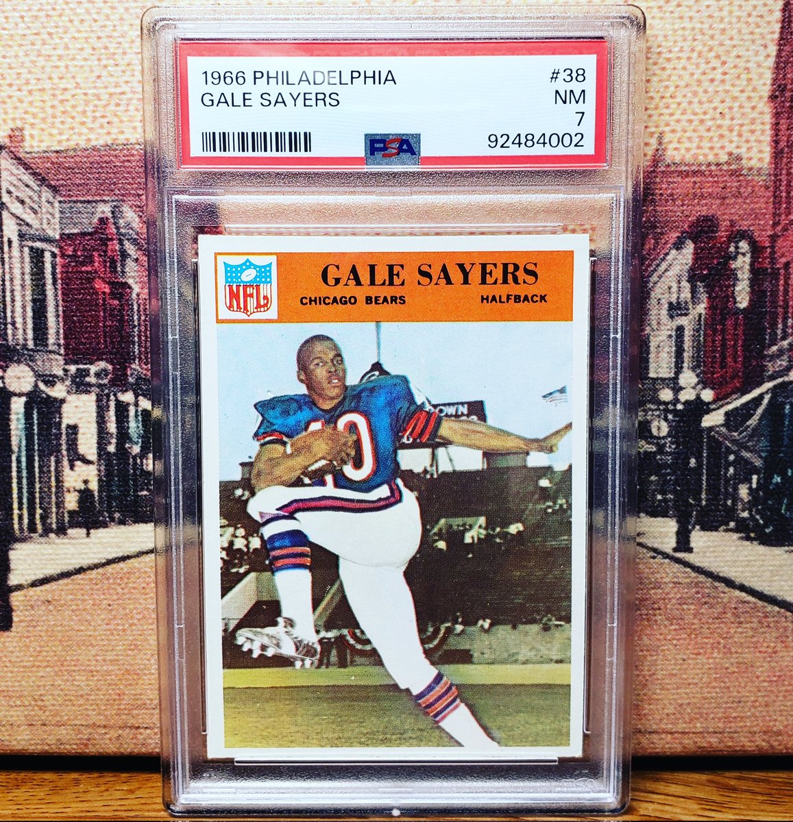 SconnEtradition's tweet photo. Happy Birthday to Gale Sayers aka "The Kansas Comet"! He passed away in 2020 at the age of 77.
Is there a more classic pose on a football card? #galesayers https://t.co/rptdbCncaA