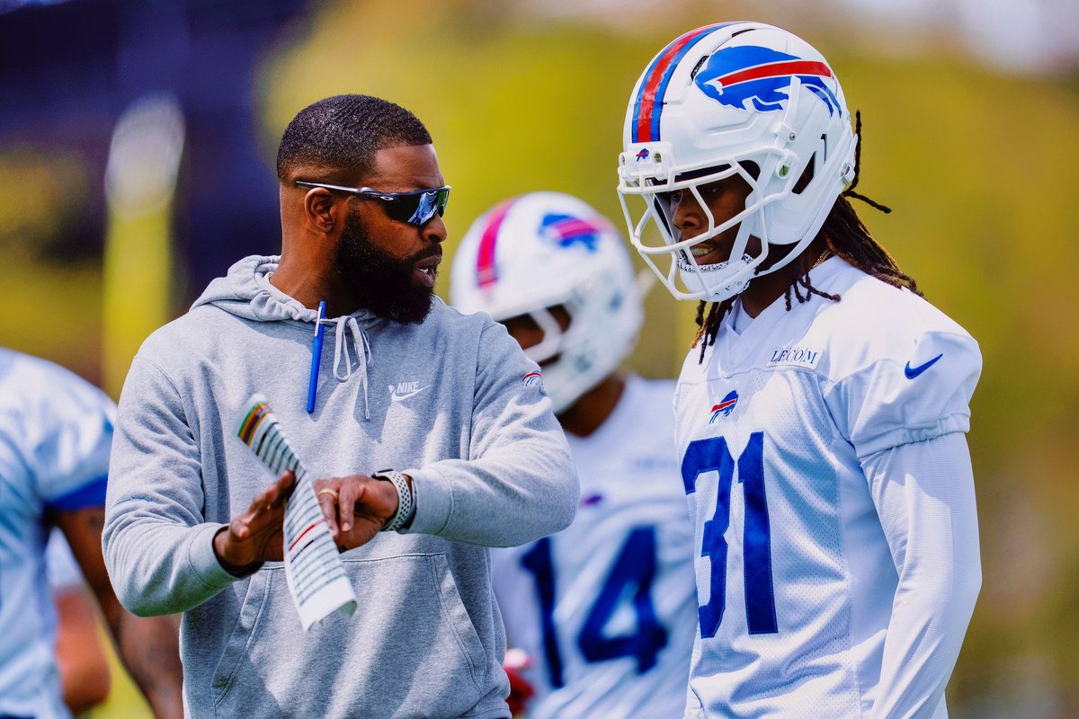 Happy Birthday to the GOAT ! Love ya big bruh 🎉🎂 <a href="/Coach_Addae/">Jahmile Addae</a>